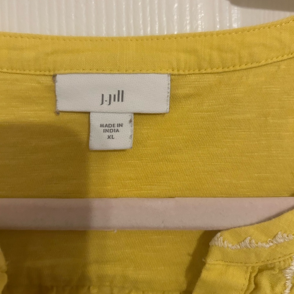J. Jill Women’s XL Yellow Embroidered Boho V-neck Top - Picture 5 of 5